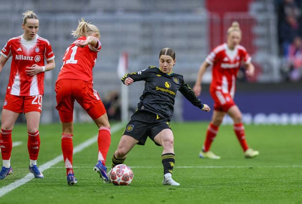GER, Munich, Bayern Munich vs Manchester United, Women s Champions League, Football, UEFA, Season 2025 2026, Allianz Arena, Quarter-final, Second leg in picture v l Pernille Harder Bayern Munich 21 , Jess Park Manchester United Women 8 DFB DFL REGULATIONS PROHIBIT ANY USE OF PHOTOGRAPHS AS IMAGE SEQUENCES AND OR QUASI VIDEO, 01 04 2026 Copyright: HMBxMedia HendrikxHamelau