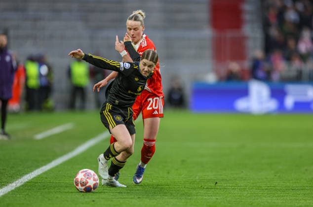 GER, Munich, Bayern Munich vs Manchester United, WomenÂs Champions League, Football, UEFA, Season 2025 2026, Allianz Arena, Quarter-final, Second leg in picture f l Jess Park Manchester United Women 8 , Franziska Kett Bayern Munich 20 , Duel DFB DFL REGULATIONS PROHIBIT ANY USE OF PHOTOGRAPHS AS IMAGE SEQUENCES AND OR QUASI VIDEO, 01 04 2026 Copyright: HMBxMedia HendrikxHamelau