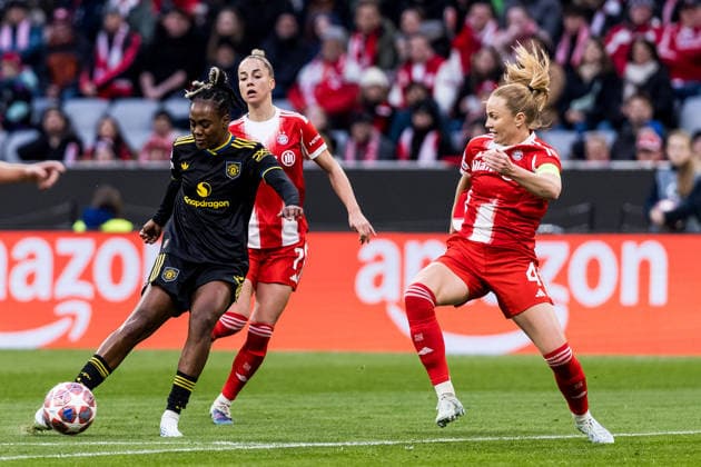 MUNICH, GERMANY - APRIL 1: Melvine Malard Manchester United, ManU 9) controls the ball against Glodis Perla Viggosdottir (FC Bayern Muenchen, 4) during the UEFA Women™s Champions League Quarter final match between FC Bayern Muenchen vs. Manchester United at Allianz Arena on the 2nd leg of the UEFA Women™s Champions League Quarter finals on April 1, 2026 in Munich, Germany. Bavaria Germany Copyright: xSteffiexWunderlx