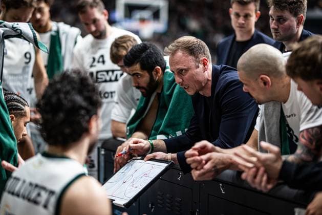 Jacques Schneider Gladiators Trier in timeout, Vet Concept Gladiators Trier vs Fitness First Wuerzburg Baskets, Basketball, easyCredit BBL, Matchday 27, Season 2025 2026, 01 04 2026 Vet Concept Gladiators Trier vs Fitness First Wuerzburg Baskets, Basketball, easyCredit BBL, Matchday 27, Season 2025 2026, 01 04 2026 Copyright: xEibner-Pressefoto AlexanderxNeisx EP_ANS