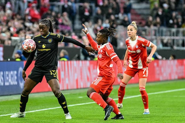 Soccer I Women I Season 2025 2026 I Champions League I Quarter-finals I FC Bayern Munich Manchester United I 01 04 2026 Simi Awujo 13, Manchester United , Bernadette Kakounan 15, FC Bayern Munich , Giulia Gwinn 7, FC Bayern Munich Munich Allianz Arena Werner Heisenberg Allee 25 Bayern Germany Copyright: xLobeca InesxHähnelx