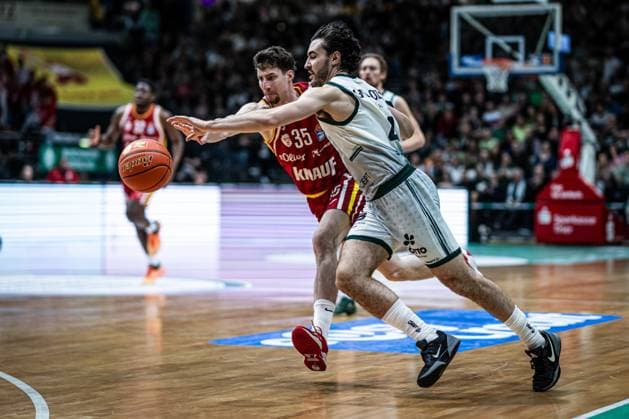 Clayton Guillozet Gladiators Trier in duel with Alen Pjanic Fitness First Wuerzburg Baskets , Vet Concept Gladiators Trier vs Fitness First Wuerzburg Baskets, Basketball, easyCredit BBL, Matchday 27, Season 2025 2026, 01 04 2026 Vet Concept Gladiators Trier vs Fitness First Wuerzburg Baskets, Basketball, easyCredit BBL, Matchday 27, Season 2025 2026, 01 04 2026 Copyright: xEibner-Pressefoto AlexanderxNeisx EP_ANS