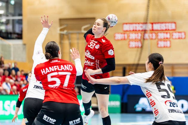 01 04 2026, GER, Handball, Women, Season 2025 2026, Alsco 1 Bl, 20 Matchday, Thueringer HC BSV Sachsen Zwickau Csenge Kuczora Thueringer HC,59 , Koha Nakayama BSV Sachsen Zwickau 99947 Bad Langensalza Salza Halle Sporthalle Mehrz Thüringen Germany