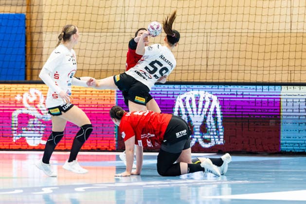 01 04 2026, GER, Handball, Women, Season 2025 2026, Alsco 1 Bl, 20 Matchday, Thueringer HC BSV Sachsen Zwickau Giulia Guarieiro Thueringer HC,13 , Koha Nakayama BSV Sachsen Zwickau , Josefine Hanfland Thueringer HC,57 99947 Bad Langensalza Salza Halle Sporthalle Mehrz Thüringen Germany