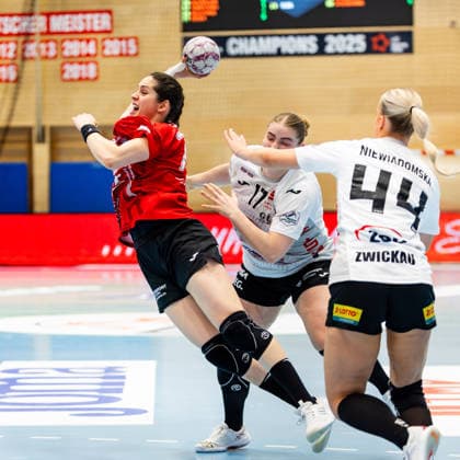 01 04 2026, GER, Handball, Women, Season 2025 2026, Alsco 1 Bl, 20 Matchday, Thueringer HC BSV Sachsen Zwickau Kelly de Abreu Rosa Thueringer HC,3 , Charlotte Kaehr BSV Sachsen Zwickau , Julia Niewiadomska BSV Sachsen Zwickau 99947 Bad Langensalza Salza Halle Sporthalle Mehrz Thüringen Germany