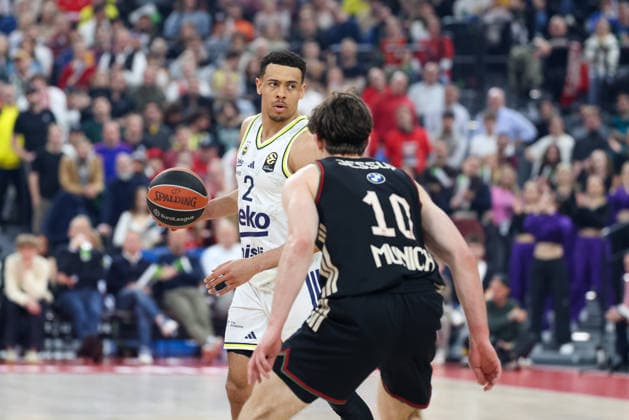 Wade Baldwin Fenerbahce Beko Istanbul, 02 with Justinian Jessup FC Bayern Basketball, 10 , GER, FC Bayern Basketball vs Fenerbahce Beko Istanbul, Basketball, Euroleague, 35 Matchday, Season 2025 2026, 01 04 2026, GER, FC Bayern Basketball vs Fenerbahce Beko Istanbul, Basketball, Euroleague, 35 Matchday, Season 2025 2026, 01 04 2026 Munich Copyright: xEibner-Pressefoto JennixMaulx EP_JML