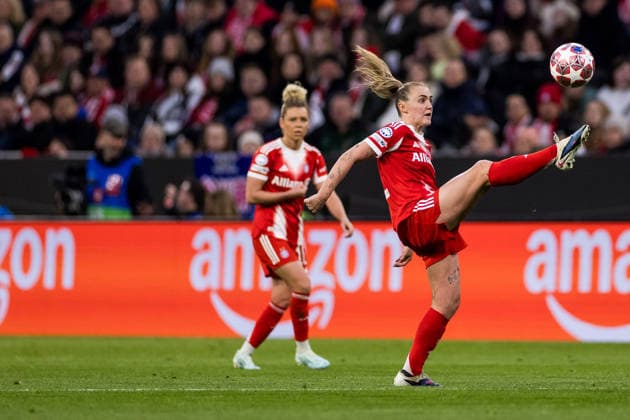 MUNICH, GERMANY - APRIL 1: Georgia Stanway (FC Bayern Muenchen, 31) controls the ball during the UEFA Women™s Champions League Quarter final match between FC Bayern Muenchen vs. Manchester United, ManU at Allianz Arena on the 2nd leg of the UEFA Women™s Champions League Quarter finals on April 1, 2026 in Munich, Germany. Bavaria Germany Copyright: xSteffiexWunderlx