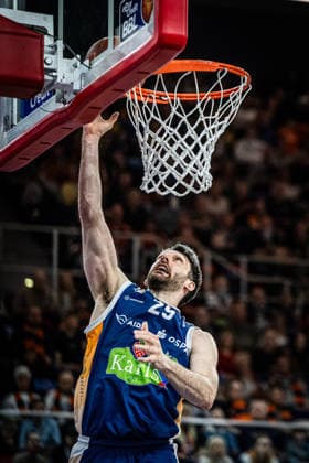 Rostock, Germany 01 April 2026 1 BBL 2025 2026 Rostock Seawolves vs Basketball Löwen Braunschweig In the picture Owen Klassen Rostock Seawolves makes a dunk, dunkt Copyright: xFotostandx xVoelkerx