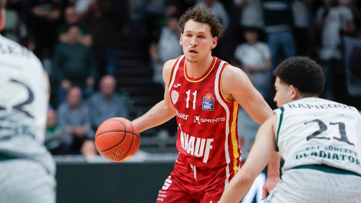 In the picture Brae Ivey Wuerzburg Baskets, 11 on the ball 01 04 2026, VET CONCEPT Gladiators Trier Fitness First Wuerzburg Baskets, easyCredit BBL, 27 Matchday, Germany, Trier, SWT Arena, Copyright: HMBxMedia xJulienxBecker
