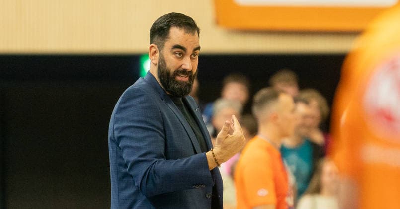 1 4 2026, Basketball, Men, easy credit BBL, easy credit Bundesliga, BBL, Bundesliga, 27 Matchday, Rostock Seawolves Basketball Löwen Braunschweig Coach Ramon Diaz Sanchez Basketball Löwen Braunschweig Rostock Stadthalle Mecklenburg Vorpommern Germany