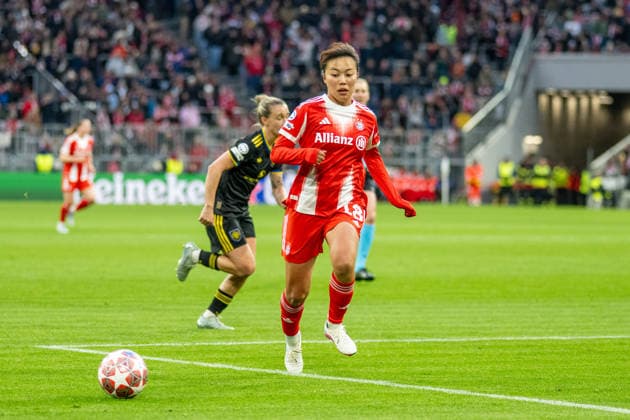 Momoko Tanikawa 18 FC Bayern Muenchen , FC Bayern Women Manchester United, Football, Champions League quarter-final second leg, 01 04 2026 DFB regulations prohibit any use of photographs as image sequences and or quasi video Muenchen Bayern Germany Copyright: xkolbert-press UlrichxGamelx