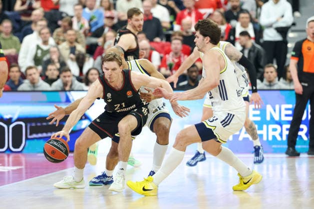 Justuz Hollatz FC Bayern Basketball, 21 with Talen Horton Tucker Fenerbahce Beko Istanbul, 08 , GER, FC Bayern Basketball vs Fenerbahce Beko Istanbul, Basketball, Euroleague, 35 Matchday, Season 2025 2026, 01 04 2026, GER, FC Bayern Basketball vs Fenerbahce Beko Istanbul, Basketball, Euroleague, 35 Matchday, Season 2025 2026, 01 04 2026 Munich Copyright: xEibner-Pressefoto JennixMaulx EP_JML