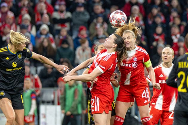 Header Glodis Perla Viggosdottir 4 FC Bayern Muenchen , FC Bayern Women Manchester United, Football, Champions League quarter-final second leg, 01 04 2026 DFB regulations prohibit any use of photographs as image sequences and or quasi video Muenchen Bayern Germany Copyright: xkolbert-press UlrichxGamelx