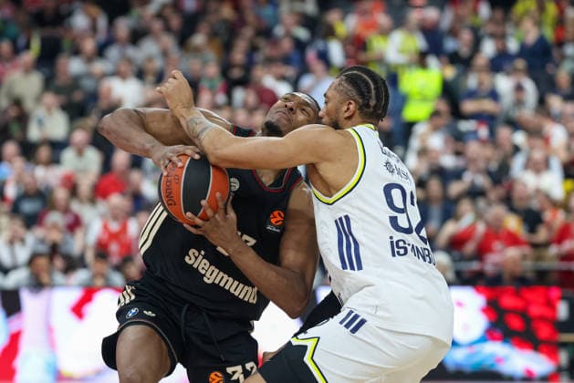David McCormack FC Bayern Basketball, 33 with Khem Birch Fenerbahce Beko Istanbul, 92 , GER, FC Bayern Basketball vs Fenerbahce Beko Istanbul, Basketball, Euroleague, 35 Matchday, Season 2025 2026, 01 04 2026, GER, FC Bayern Basketball vs Fenerbahce Beko Istanbul, Basketball, Euroleague, 35 Matchday, Season 2025 2026, 01 04 2026 Munich Copyright: xEibner-Pressefoto JennixMaulx EP_JML