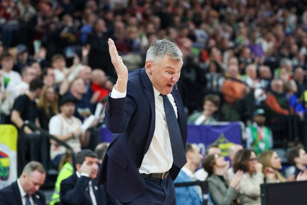 Saras Jasikevicius Fenerbahce Beko Istanbul, Head Coach gesticulates, Emotions, GER, FC Bayern Basketball vs Fenerbahce Beko Istanbul, Basketball, Euroleague, 35 Matchday, Season 2025 2026, 01 04 2026, GER, FC Bayern Basketball vs Fenerbahce Beko Istanbul, Basketball, Euroleague, 35 Matchday, Season 2025 2026, 01 04 2026 Munich Copyright: xEibner-Pressefoto JennixMaulx EP_JML