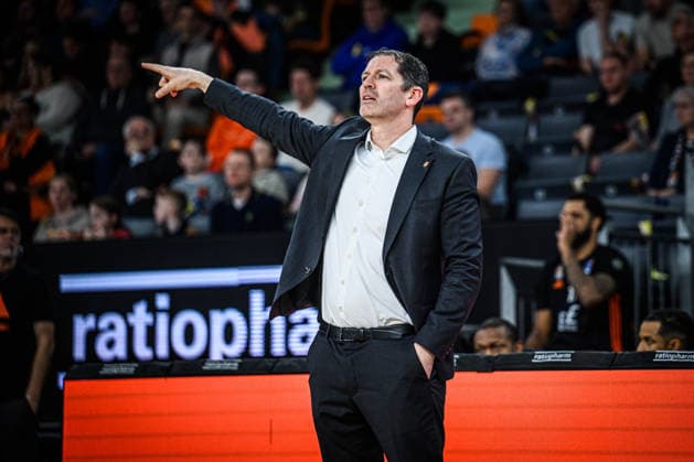 Neu Ulm, Germany, 01 04 26 Head Coach Ty Harrelson ratiopharm ulm gestures, gestures during the Basketball Bundesliga match between ratiopharm ulm vs Syntainics MBC at ratiopharm Arena on April 01 2026 in Neu Ulm, Germany Photo by Harry Langer DeFodi Images ratiopharm Arena, Germany, 01 04 26 Head Coach Ty Harrelson ratiopharm ulm gestures during the Basketball Bundesliga match between ratiopharm ulm vs Syntainics MBC at Neu Ulm on April 1, 2026 in ratiopharm Arena, Germany Photo by Harry Langer DeFodi Images Photo by Harry Langer DeFodi Images