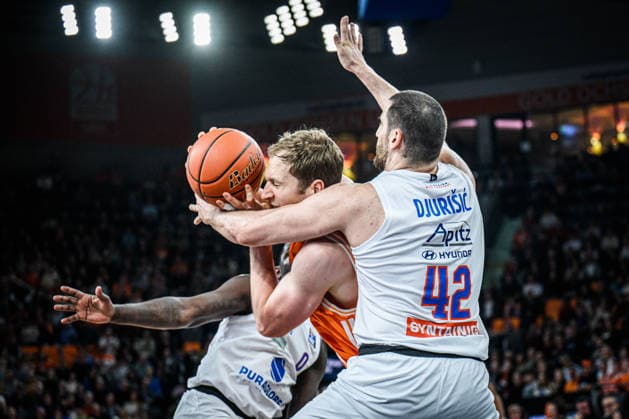 Neu Ulm, Germany, 01 04 26 Christian Sengfelder ratiopharm ulm and Nemanja Djurisic Syntainics MBC battle for the ball during the Basketball Bundesliga match between ratiopharm ulm vs Syntainics MBC at ratiopharm Arena on April 01, 2026 in Neu Ulm, Germany Photo by Harry Langer DeFodi Images ratiopharm Arena, Germany, 01 04 26 Christian Sengfelder ratiopharm ulm and Nemanja Djurisic Syntainics MBC battle for the ball during the Basketball Bundesliga match between ratiopharm ulm vs Syntainics MBC at Neu Ulm on April 1, 2026 in ratiopharm Arena, Germany Photo by Harry Langer DeFodi Images Photo by Harry Langer DeFodi Images