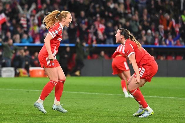 Goal celebration Glodis Perla VIGGOSDOTTIR FCB,left after goal to 1 1 with Vanessa GILLES FCB , cheering,joy,enthusiasm,action, Soccer Champions League Women Quarterfinal FC Bayern Muenchen Manchester United on 01 04 2026 A L L I A N Z A R E N A