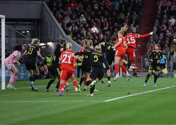 Football, Women, Womens Champions League, quarter-final second leg, 2025 2026 season, FC Bayern Munich Manchester United, Allianz Arena 1 1 by Glodis Perla Viggosdottir FC Bayern Munich goal, by header