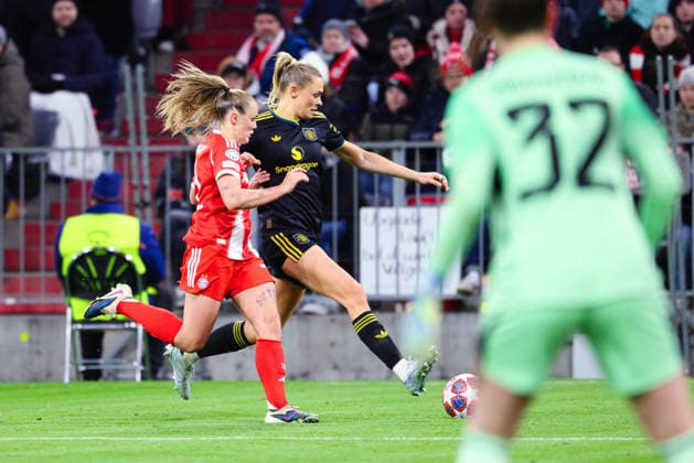 Fridolina Rolfö 12, Manchester United and Georgia Stanway 31, FC Bayern Munich during the match between FC Bayern Munich v Manchester United, Soccer, Women, UEFA Womens Champions League, 2025 2026, Matchday 8 Quarter Final on 01 04 2026 in Munich, Allianz Arena Bayern Germany