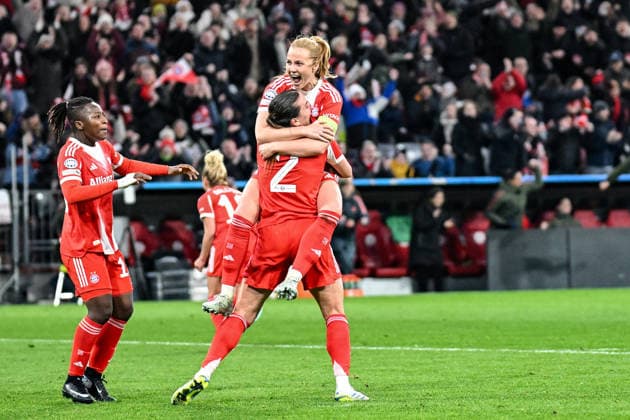 Soccer I Women I Season 2025 2026 I Champions League I Quarterfinals I FC Bayern Munich Manchester United I 01 04 2026 Goal celebration Goalscorer Glodis Viggosdottir 4, FC Bayern Munich with Vanessa Gilles 2, FC Bayern Munich Munich Allianz Arena Werner Heisenberg Allee 25 Bayern Germany Copyright: xLobeca InesxHähnelx