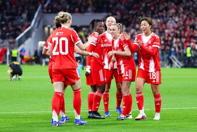 Team FC Bayern Munich celebrates victory in the match between FC Bayern Munich v Manchester United, Football, Women, UEFA Womens Champions League, 2025 2026, Matchday 8 Quarter Final on 01 04 2026 in Munich, Allianz Arena Bayern Germany