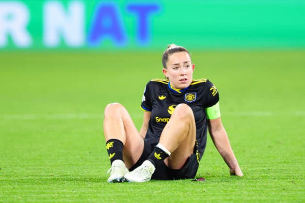 Maya Le Tissier 4, Manchester United , sad, sits on the rest during the match between FC Bayern Munich v Manchester United, Football, Women, UEFA Womens Champions League, 2025 2026, Matchday 8 Quarter Final on 01 04 2026 in Munich, Allianz Arena Bayern Germany