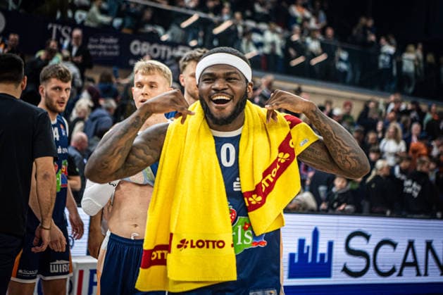 Rostock, Germany 01 April 2026 1 BBL 2025 2026 Rostock Seawolves vs Basketball Löwen Braunschweig In the picture TJ Crockett Jr Rostock Seawolves Copyright: xFotostandx xVoelkerx