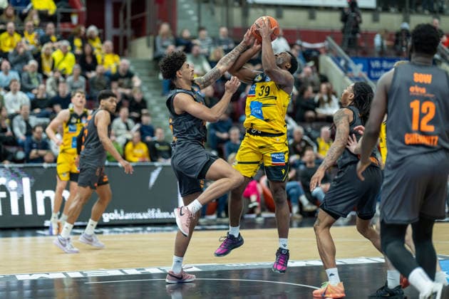 Maxwell Temoka MHP RIESEN Ludwigsburg, 39 , GER, MHP RIESEN Ludwigsburg vs Niners Chemnitz, Basketball Bundesliga, easycredit BBL, Matchday 27, Season 2025 2026, 01 04 2026, GER, MHP RIESEN Ludwigsburg vs Niners Chemnitz, Basketball Bundesliga, easycredit BBL, Matchday 27, Season 2025 2026, 01 04 2026 Ludwigsburg Copyright: xEibner-Pressefoto SaschaxWaltherx EP_EER