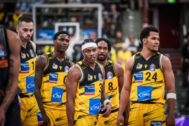 Stefan Smith MHP RIESEN Ludwigsburg, 03 , center with team GER, MHP Riesen Ludwigsburg vs Niners Chemnitz, Basketball Bundesliga, easycredit BBL, 27 Matchday, Season 2025 2026, 01 04 2026 GER, MHP Riesen Ludwigsburg vs Niners Chemnitz, Basketball Bundesliga, easycredit BBL, 27 Matchday, Season 2025 2026, 01 04 2026 Ludwigsburg Copyright: xSandyxDinkelackerx EP_SDR