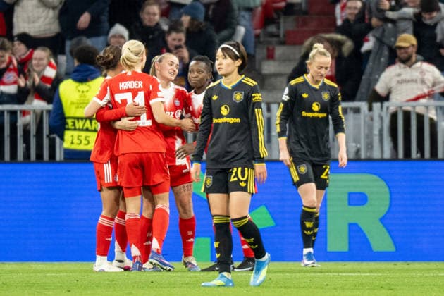 Victory celebration after the 2 1, FC Bayern Women, FC Bayern Women Manchester United, Football, Champions League quarter-final second leg, 01 04 2026 DFB regulations prohibit any use of photographs as image sequences and or quasi video Muenchen Bayern Germany Copyright: xkolbert-press UlrichxGamelx