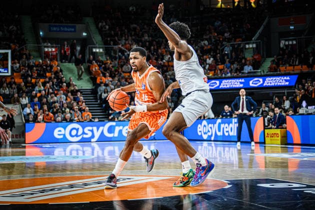 Neu Ulm, Germany, 01 04 26 Justin Simon ratiopharm ulm and Marcus Foster Syntainics MBC battle for the ball during the Basketball Bundesliga match between ratiopharm ulm vs Syntainics MBC at the ratiopharm Arena on April 01, 2026 in Neu Ulm, Germany Photo by Harry Langer DeFodi Images ratiopharm Arena, Germany, 01 04 26 Justin Simon ratiopharm ulm and Marcus Foster Syntainics MBC battle for the ball during the Basketball Bundesliga match between ratiopharm ulm vs Syntainics MBC at Neu Ulm on April 1, 2026 in ratiopharm Arena, Germany Photo by Harry Langer DeFodi Images Photo by Harry Langer DeFodi Images
