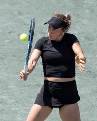 April 1, 2026: Jessica Pegula (USA) and Yulia Putintseva (KAZ) split the first two sets 6-4, 4-6 at the Credit One Charleston Open being played at Credit One Staduim in Charleston, South Carolina USA Ã‚ Tennisclix Charleston USA - ZUMAc04_ 20260401_zma_c04_058 Copyright: xLesliexBillmanx