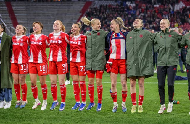GER, Munich, Bayern Munich vs Manchester United, WomenÂs Champions League, Football, UEFA, Season 2025 2026, Allianz Arena, Quarterfinal, Second leg in picture Joy, Emotions after the victory of FC Bayern Munich Women after the success 2 1 on goals against Manchester United DFB DFL REGULATIONS PROHIBIT ANY USE OF PHOTOGRAPHS AS IMAGE SEQUENCES AND OR QUASI VIDEO, 01 04 2026 Copyright: HMBxMedia HendrikxHamelau