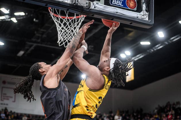 Keeshawn Kellman MHP RIESEN Ludwigsburg, 32 vs Nike Sibande Niners Chemnitz, 02 GER, MHP Riesen Ludwigsburg vs Niners Chemnitz, Basketball Bundesliga, easycredit BBL, 27 Matchday, Season 2025 2026, 01 04 2026 GER, MHP Riesen Ludwigsburg vs Niners Chemnitz, Basketball Bundesliga, easycredit BBL, 27 Matchday, Season 2025 2026, 01 04 2026 Ludwigsburg Copyright: xSandyxDinkelackerx EP_SDR