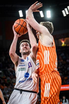 Neu Ulm, Germany, 01 04 26 Spencer Reaves Syntainics MBC and Christian Sengfelder ratiopharm ulm battle for the ball during the Basketball Bundesliga match between ratiopharm ulm vs Syntainics MBC at the ratiopharm Arena on April 01, 2026 in Neu Ulm, Germany Photo by Harry Langer DeFodi Images ratiopharm Arena, Germany, 01 04 26 Spencer Reaves Syntainics MBC and Christian Sengfelder ratiopharm ulm battle for the ball during the Basketball Bundesliga match between ratiopharm ulm vs Syntainics MBC at Neu Ulm on April 1, 2026 in ratiopharm Arena, Germany Photo by Harry Langer DeFodi Images Photo by Harry Langer DeFodi Images