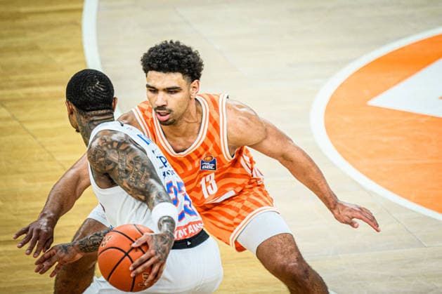 Neu Ulm, Germany, 01 04 26 Charles Callison Syntainics MBC and Mark Smith ratiopharm ulm battle for the ball during the Basketball Bundesliga match between ratiopharm ulm vs Syntainics MBC at the ratiopharm Arena on April 01, 2026 in Neu Ulm, Germany Photo by Harry Langer DeFodi Images ratiopharm Arena, Germany, 01 04 26 Charles Callison Syntainics MBC and Mark Smith ratiopharm ulm battle for the ball during the Basketball Bundesliga match between ratiopharm ulm vs Syntainics MBC at Neu Ulm on April 1, 2026 in ratiopharm Arena, Germany Photo by Harry Langer DeFodi Images Photo by Harry Langer DeFodi Images
