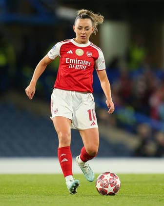LONDON, ENGLAND - APRIL 01: Katie McCabe of Arsenal on the ball during the UEFA Womens Champions League 2025 26 Quarter Final Second Leg match between Chelsea and Arsenal at Stamford Bridge on April 01, 2026 in London, England.  Copyright: xJayxPatel SPPx Sportspressphoto_SPR122742