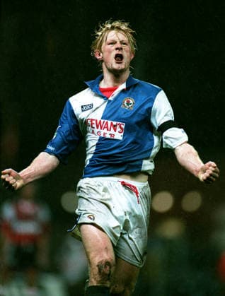 Blackburn Rovers V Manchester City, Premier League Colin Hendry of Blackburn Rovers celebrates during the Premier League match between Blackburn Rovers and Manchester City at Ewood Park on April 17, 1995 in Blackburn, England. Blackburn Ewood Park England United Kingdom Copyright: xAllstarxPicturexLibraryxLtdx
