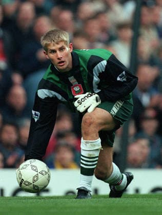 Manchester United, ManU V Barnsley, Premier League David Watson of Barnsley throwing the ball during the Premier League match between Manchester United and Barnsley at Old Trafford on October 25, 1997 in Manchester, England. Manchester Old Trafford England United Kingdom Copyright: xAllstarxPicturexLibraryxLtdx