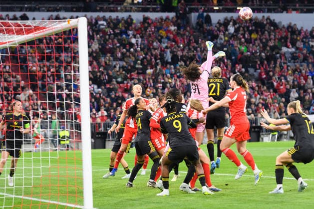 MUNICH, GERMANY - APRIL 1: Goalkeeper Phallon Tullis-Joyce (91Manchester United) trying to clear the ball in the box during the UEFA Womens Champions League quarter-final match between FC Bayern Munich and Manchester United, ManU at Allianz Arena in Munich, Germany. Copyright: xSvenxBeyrich SPPx Sportspressphoto_SPR122878