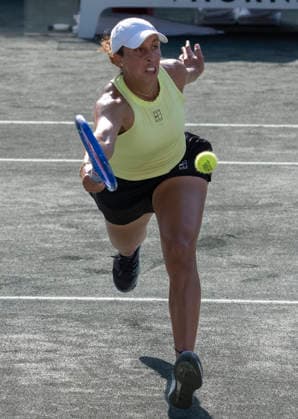April 1, 2026: Madison Keys (USA) defeated Donna Vekic (CRO) 6-2, 6-3 at the Credit One Charleston Open being played at Credit One Staduim in Charleston, South Carolina USA Ã‚ Tennisclix TENNIS 2026: Credit One Charleston Open 4 1 26  - ZUMAc04_ 20260401_zma_c04_086 Copyright: xLesliexBillmanx