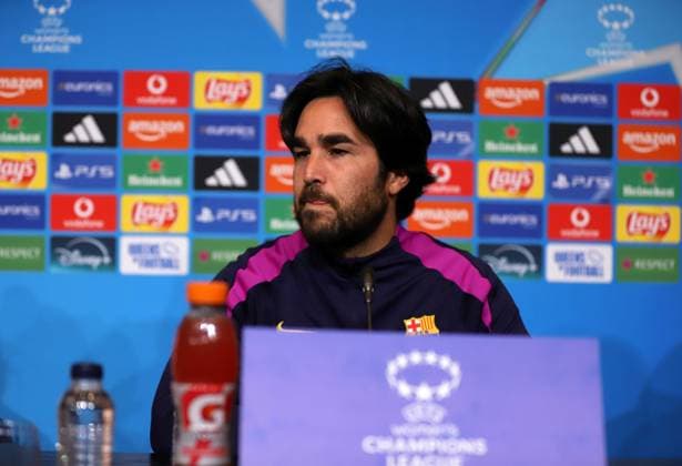 April 1, 2026, Sabadell, Barcelona, Spain: Barcelona Spain 01.04.2026 Pere Romeu coach FC Barcelona, Barca gestures during the prior training UEFA Womens Champions League between FC Barcelona and Real Madrid at Camp Nou on 01 April 2026 in Barcelona. Sabadell Spain - ZUMAu50_ 20260401_zsp_u50_036 Copyright: xXavixUrgelesx