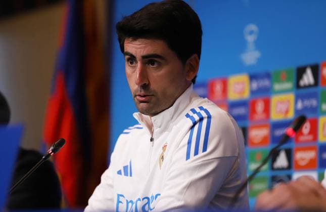 April 1, 2026, Sabadell, Barcelona, Spain: Barcelona Spain 01.04.2026 Pau Quesada coach (Real Madrid ) looks during the prior training UEFA Womens Champions League between FC Barcelona, Barca and Real Madrid at Camp Nou on 01 April 2026 in Barcelona. Sabadell Spain - ZUMAu50_ 20260401_zsp_u50_040 Copyright: xXavixUrgelesx