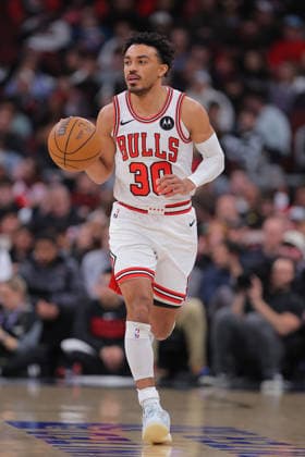 CHICAGO, IL - APRIL 01: Tre Jones 30 of the Chicago Bulls brings the ball up court during the first half against the Indiana Pacers on April 1, 2026 at the United Center in Chicago, Illinois. (Photo by Melissa Tamez Icon Sportswire) NBA, Basketball Herren, USA APR 01 Indiana Pacers at Chicago Bulls EDITORIAL USE ONLY Icon260401005