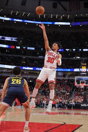 CHICAGO, IL - APRIL 01: Tre Jones 30 of the Chicago Bulls shoots the ball during the first half against the Indiana Pacers on April 1, 2026 at the United Center in Chicago, Illinois. (Photo by Melissa Tamez Icon Sportswire) NBA, Basketball Herren, USA APR 01 Indiana Pacers at Chicago Bulls EDITORIAL USE ONLY Icon260401012