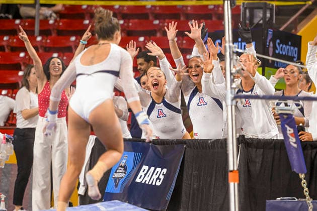 NCAA, College League, USA Regional Gymnastics: ASU vs Arizona Arizona bench celebrates as Aubrey Krohnfeldt competes on un-even bars in an NCAA regional gymnastics meet against the Arizona State Sun Devils in Tempe, Arizona, Wednesday, April 1, 2026. Arizona State defeated Arizona 195.425 - 194.900 (Thomas Fernandez Image of . Tempe Arizona United States EDITORIAL USE ONLY Copyright: xThomasxFernandezxPhotographyx ThomasxFernandezx iosphotos403412