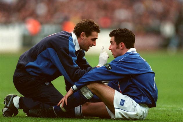 Leicester City V Tottenham Hotspur, Worthington League Cup Final Muzzy Izzet of Leicester City is injured during the Worthington League Cup Final match between Leicester City and Tottenham Hotspur at Wembley Stadium on March 21, 1999 in London, England. London Wembley Stadium England United Kingdom Copyright: xAllstarxPicturexLibraryxLtdx