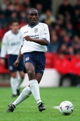 Nottingham Forest V Tottenham Hotspur, Premier League Sol Campbell of Tottenham Hotspur kicking during the Premier League match between Nottingham Forest and Tottenham Hotspur at City Ground on April 17, 1999 in Nottingham, England. Nottingham City Ground England United Kingdom Copyright: xAllstarxPicturexLibraryxLtdx