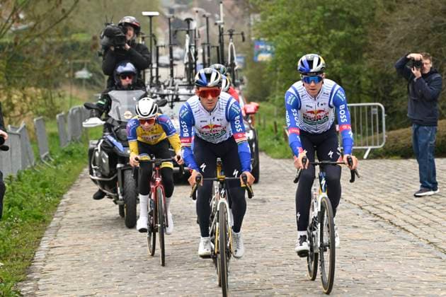 Ronde van Vlaanderen 2026 Cycling Race Media Activities 02 04 2026 OUDENAARDE, BELGIUM - APRIL 02 : Evenepoel Remco (BEL) of Red Bull BORA Hansgrohe and teammates riding during a training and reconnaissance session ahead of the 110th edition of Ronde van Vlaanderen an UCI World Tour 1.UWT one day cycling road race for Men Elite of 271 km with start in Antwerpen and finish in Oudenaarde on April 2, 2026 in Oudenaarde, Belgium, 02 04 2026 ( Motordriver Guy De Vuyst - Oudenaarde Belgium  Copyright: xNicoxVereeckenx